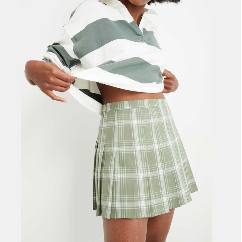 AERIE Class Act Green Plaid Mini Skirt Clean Girl Collegiate Pleated Medium